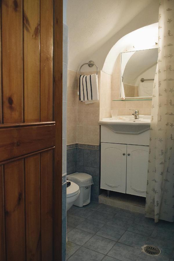 Yi Artistry 1-Bedroom Medieval Holiday House Kalamoti Eksteriør billede